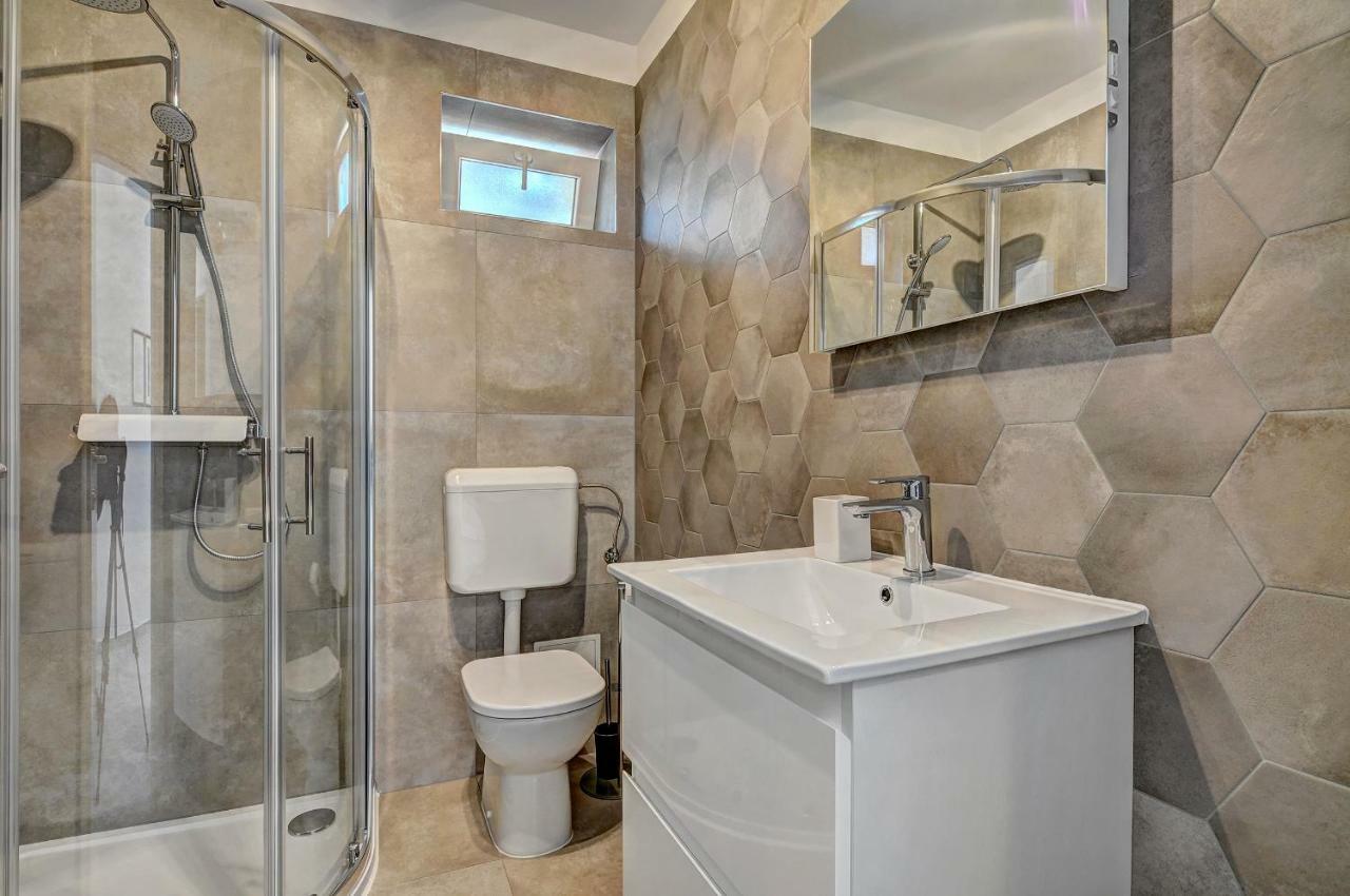 Apartman M Apartment พูลา ภายนอก รูปภาพ